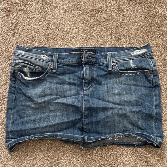Joe's Jeans Blue Denim Mini Skirt Women’s size 29 equivalent to Medium /size 8. - Picture 3 of 5